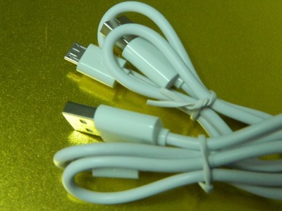深圳市龍崗區(qū)創(chuàng)億電科通訊器材經(jīng)營部供應各款亮面充電線